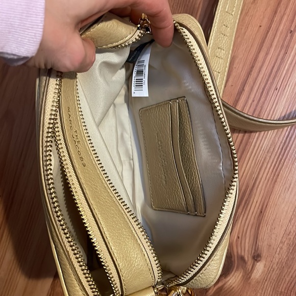 Pre LOVED. Marc Jacobs Authentic Softshot Pearlized Bag, excellent condition - Picture 11 of 14